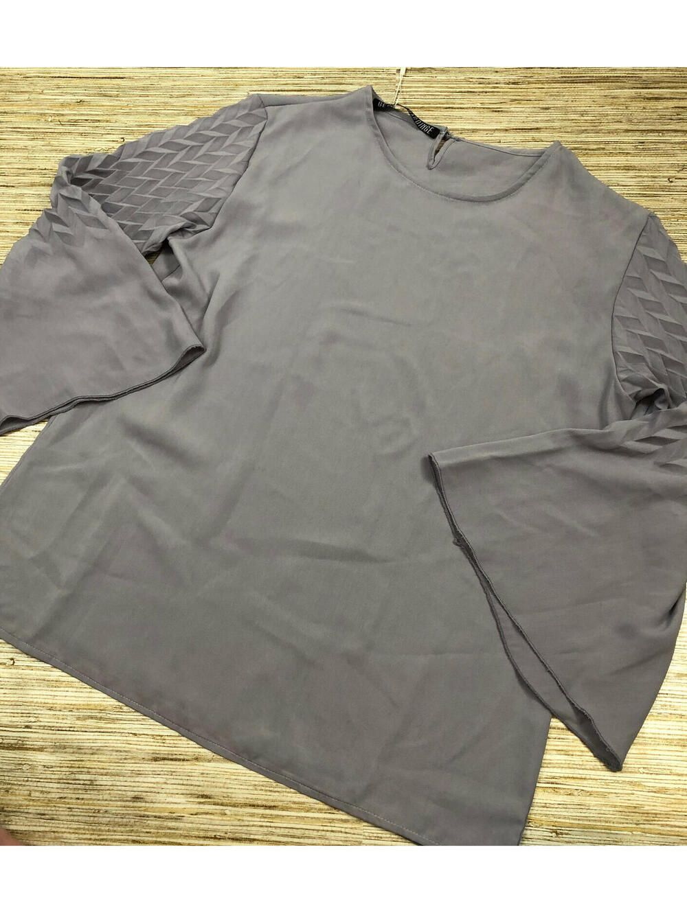 2568 Georgia Hardinge sculptural sleeve Optic blouse slate grey size 8 nwt $198